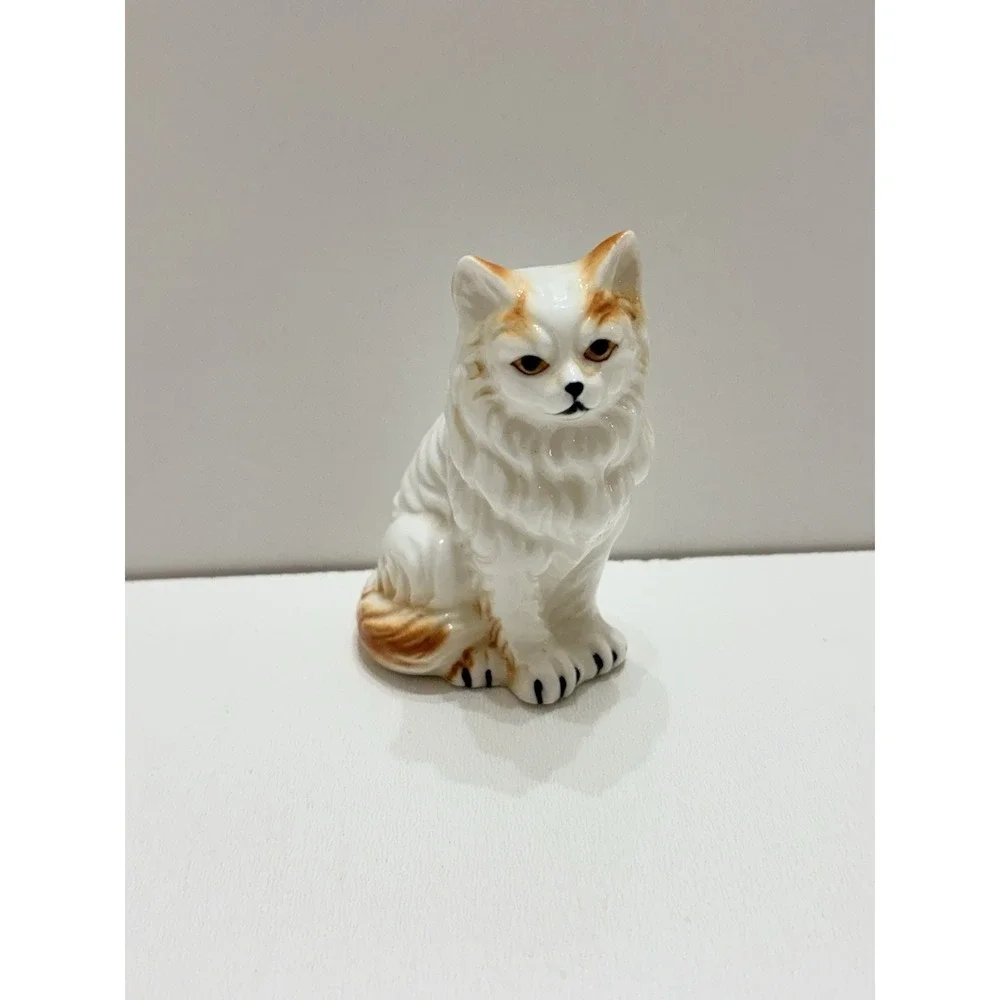 Bone China‎ White Persian Cat Figurine In Excellent Condition